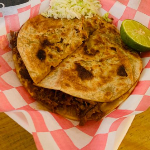 Quesadilla Doble Mixta Cabeza & Chicharron