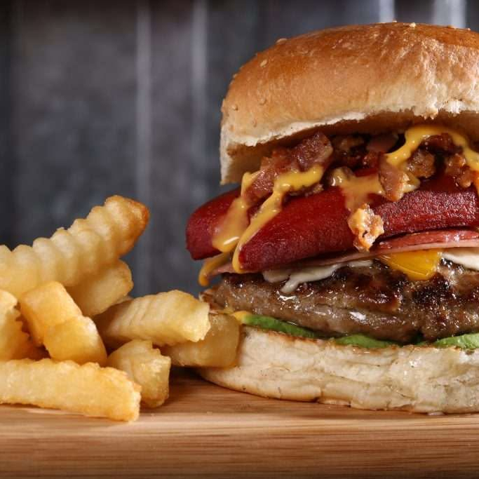 Hamburgues Cubana + Papas a la Francesa