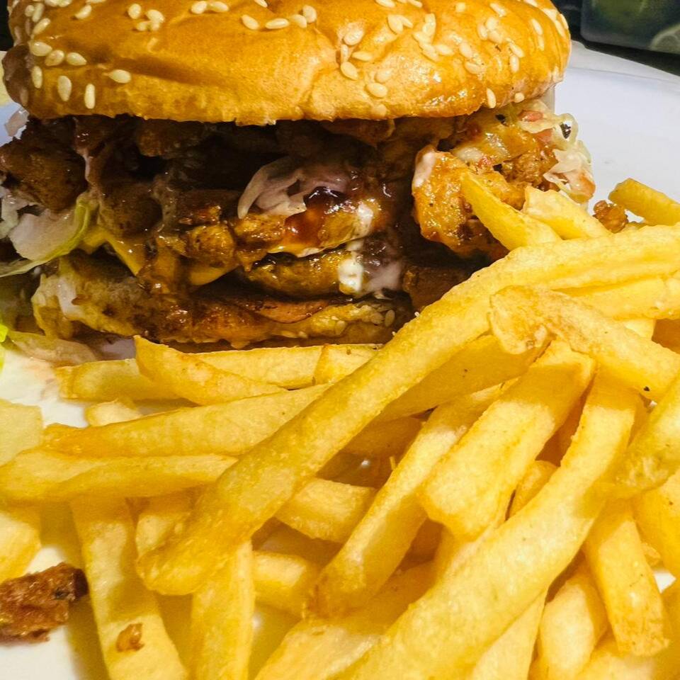 Hamburguesa al Pastor + Papas