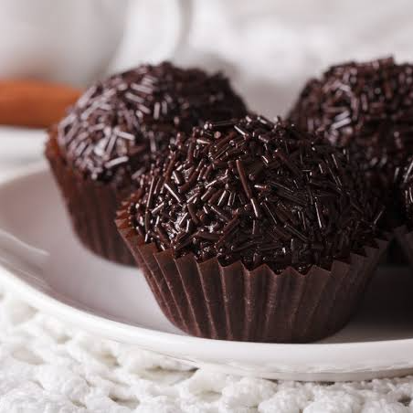 Sobremesa individual de mini brigadeirão da casa, embalagem de 100ml