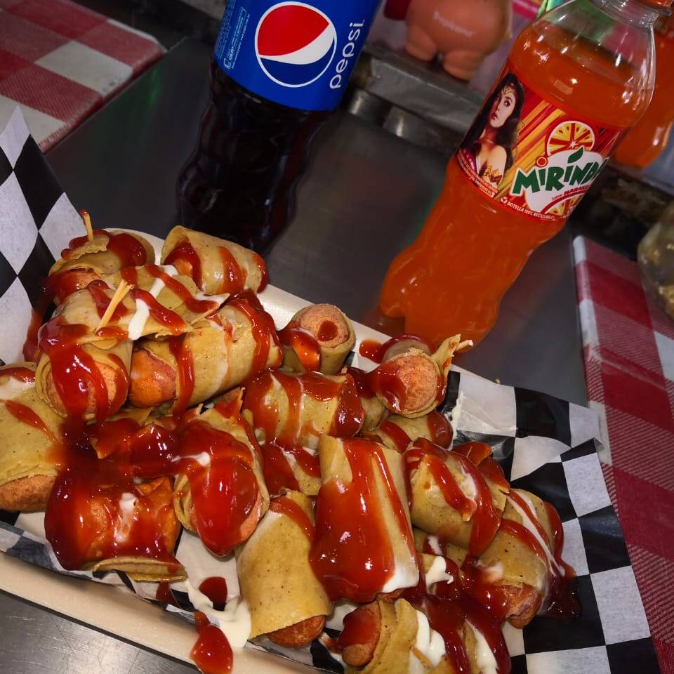 Salchitacos