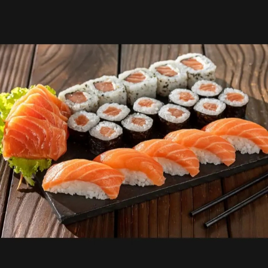 5 Niguiri Salmão 10 Hossomaki Salmão 5 Uramaki Salmão 5 Sashimi Salmão