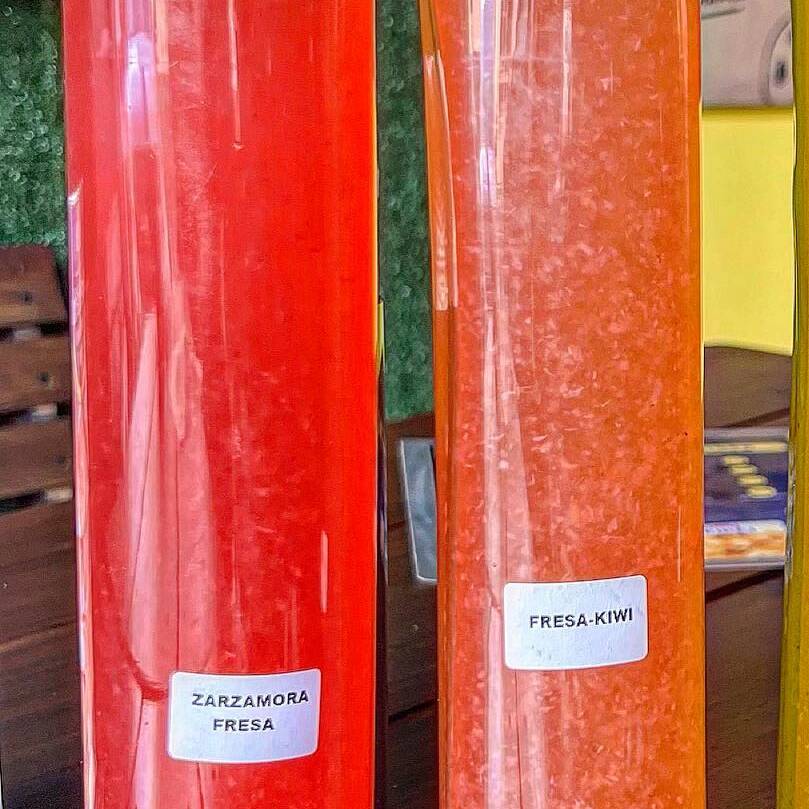 Agua de Fresa con Kiwi