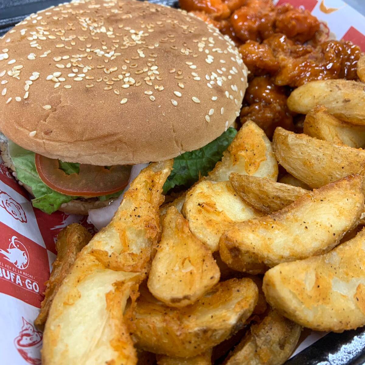Combo Hamburguesa Americana + Papas + Boneless