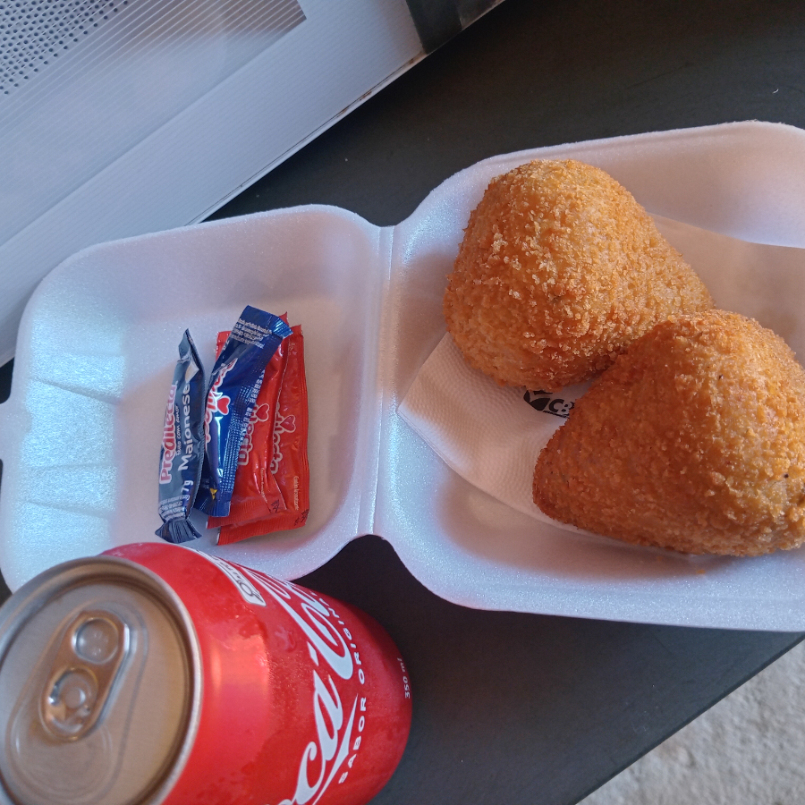 Coxinha massa caseira crocante por fora