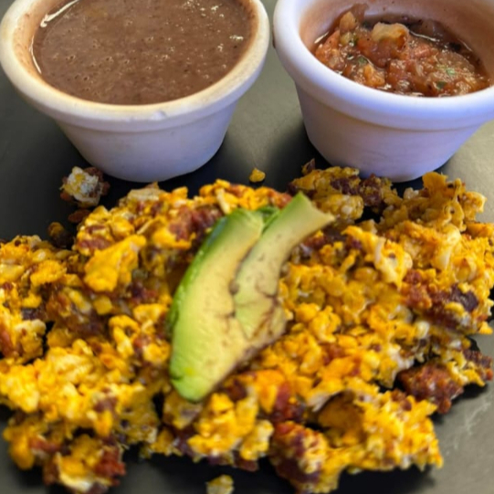 HUEVOS CON LONGANIZA DE VALLADOLID