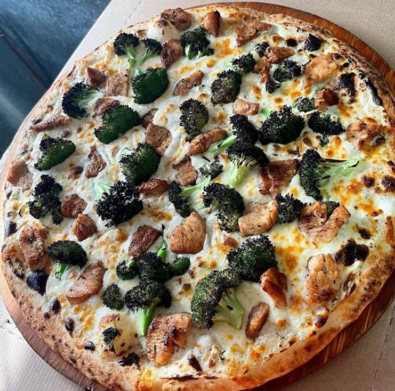 Don Mostacho Pizzeria