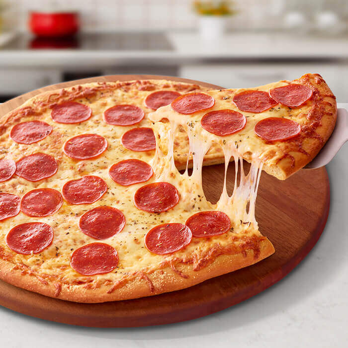 Pizza Broto Mussarela e pepperoni.