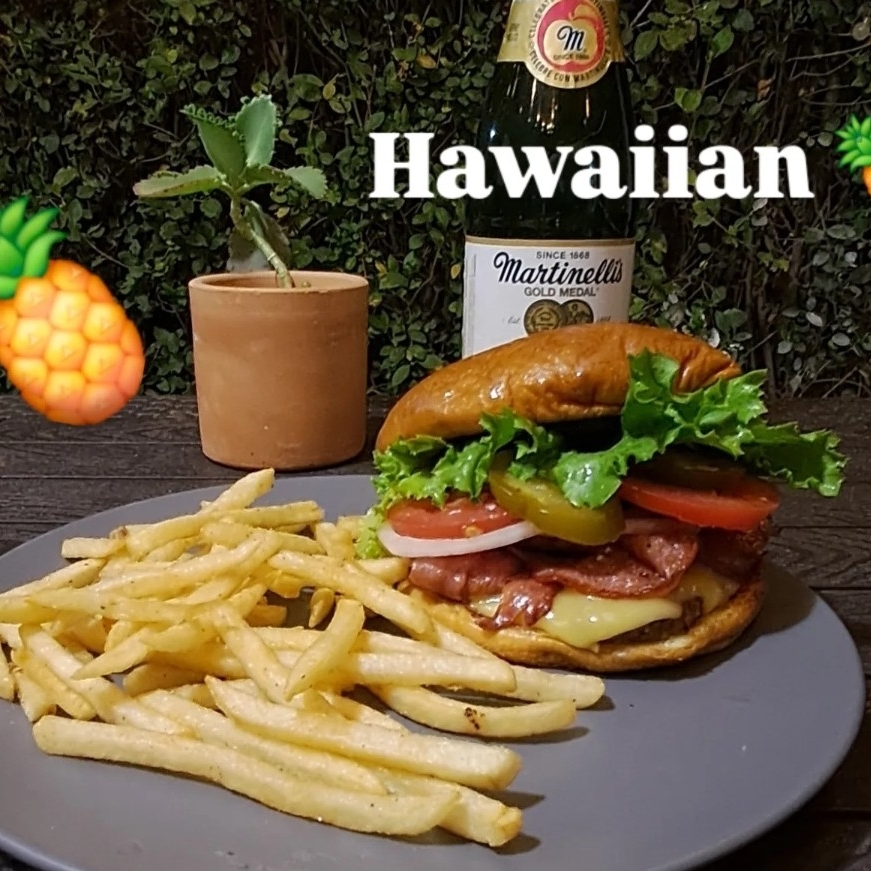 Hawaiian + Papas 🍔🍍🍟