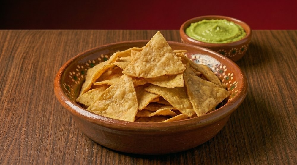 Totopos + Salsa a elección
