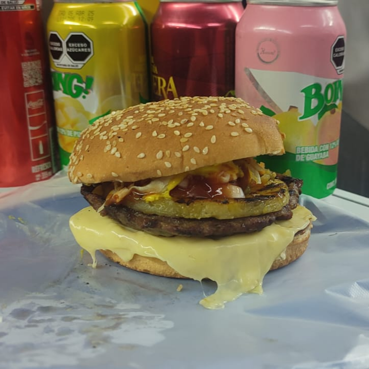 Promo 🤑 Hamburguesa Sencilla con Queso y Piña