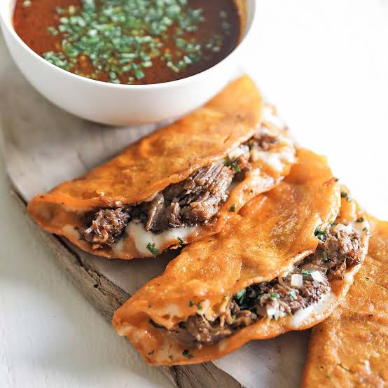 Taco Blando de Birria con Queso
