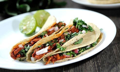 Tacos De Adobada