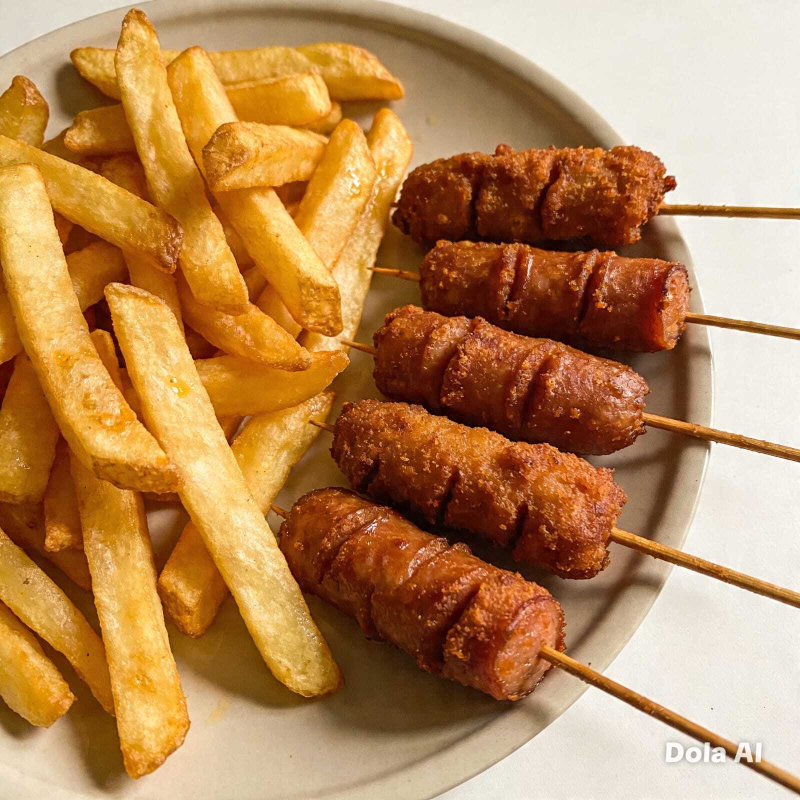 350 G. Papas ala Francesa y 3 Salchichas Fritas