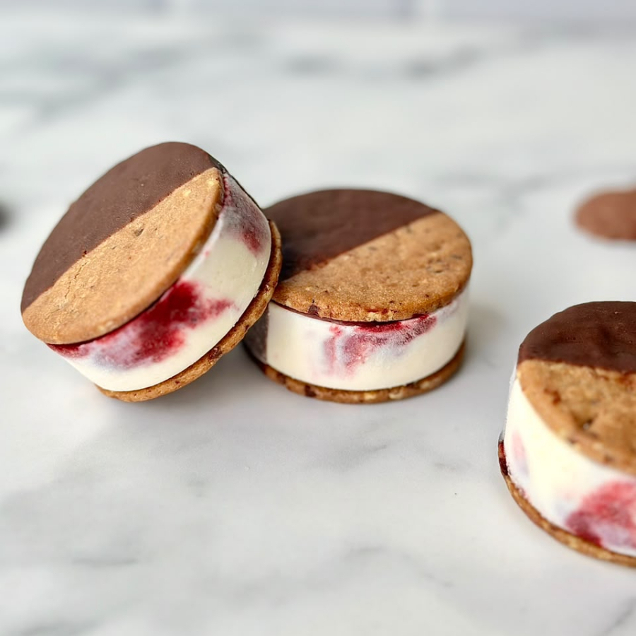 Cookie Bakes con Helado de Cheesecake