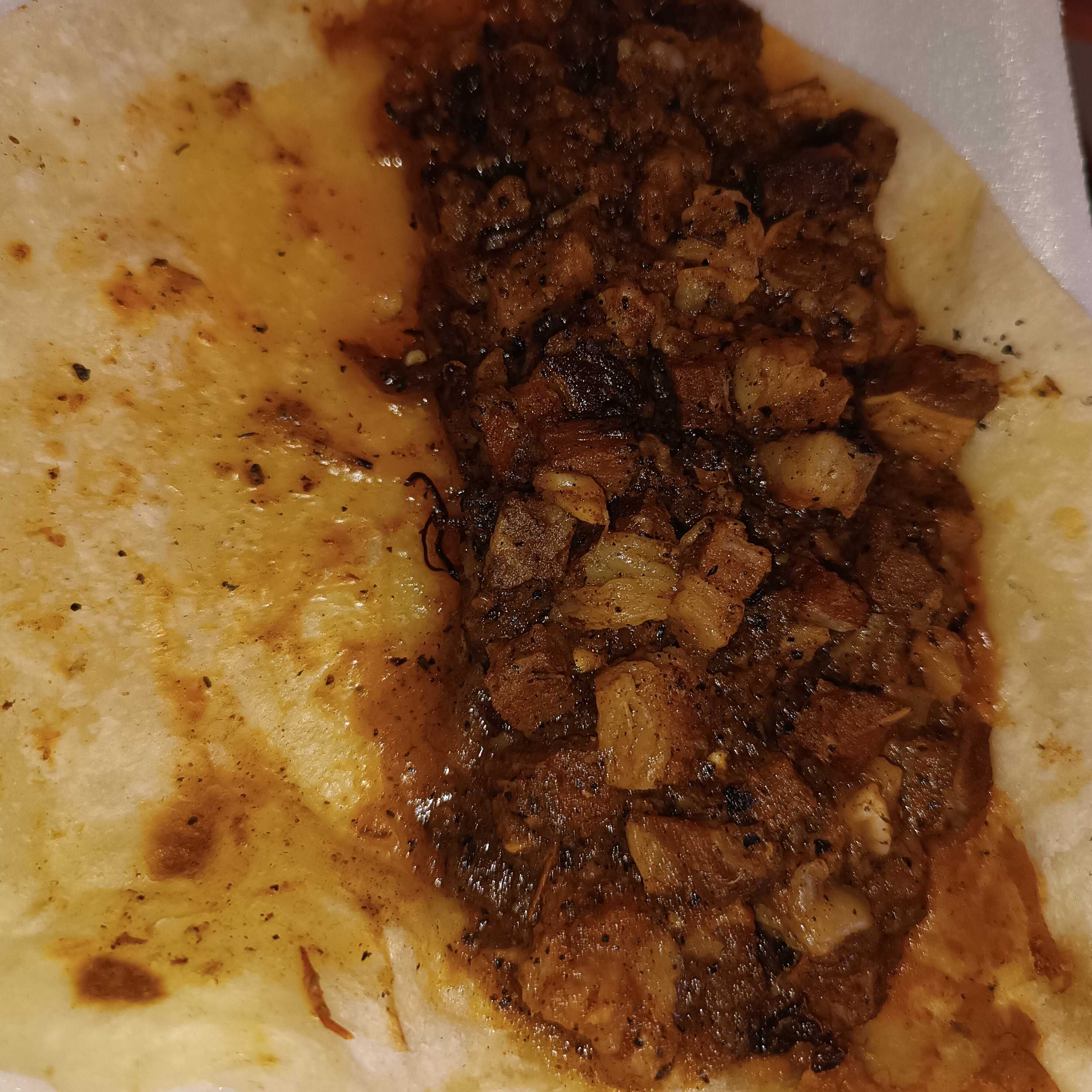 TACO DE AGUJA EN SALSA TATEMADA