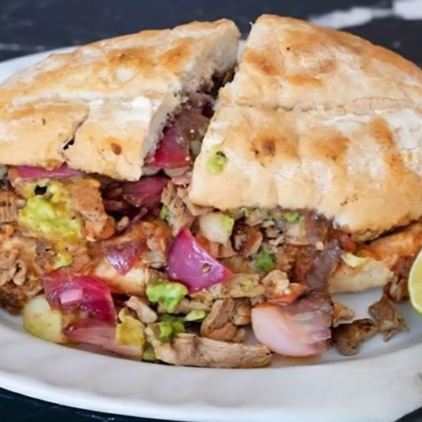 Telera de Puerco Asado Rojo