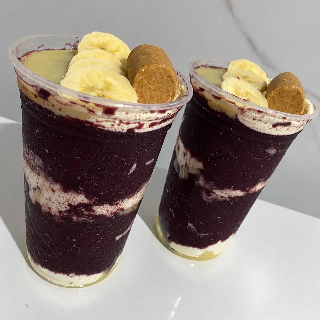 2 copo de 500ml com leite em pó, leite condesado,banana e paçoca