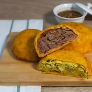 Pastel de Carne Desmechada + 2 Buñuelos