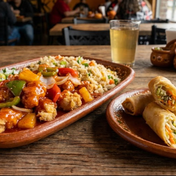 Combo Pollo Agridulce & Rollos Primavera
