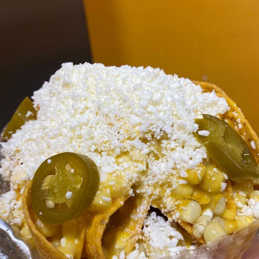 Nachos con Elote