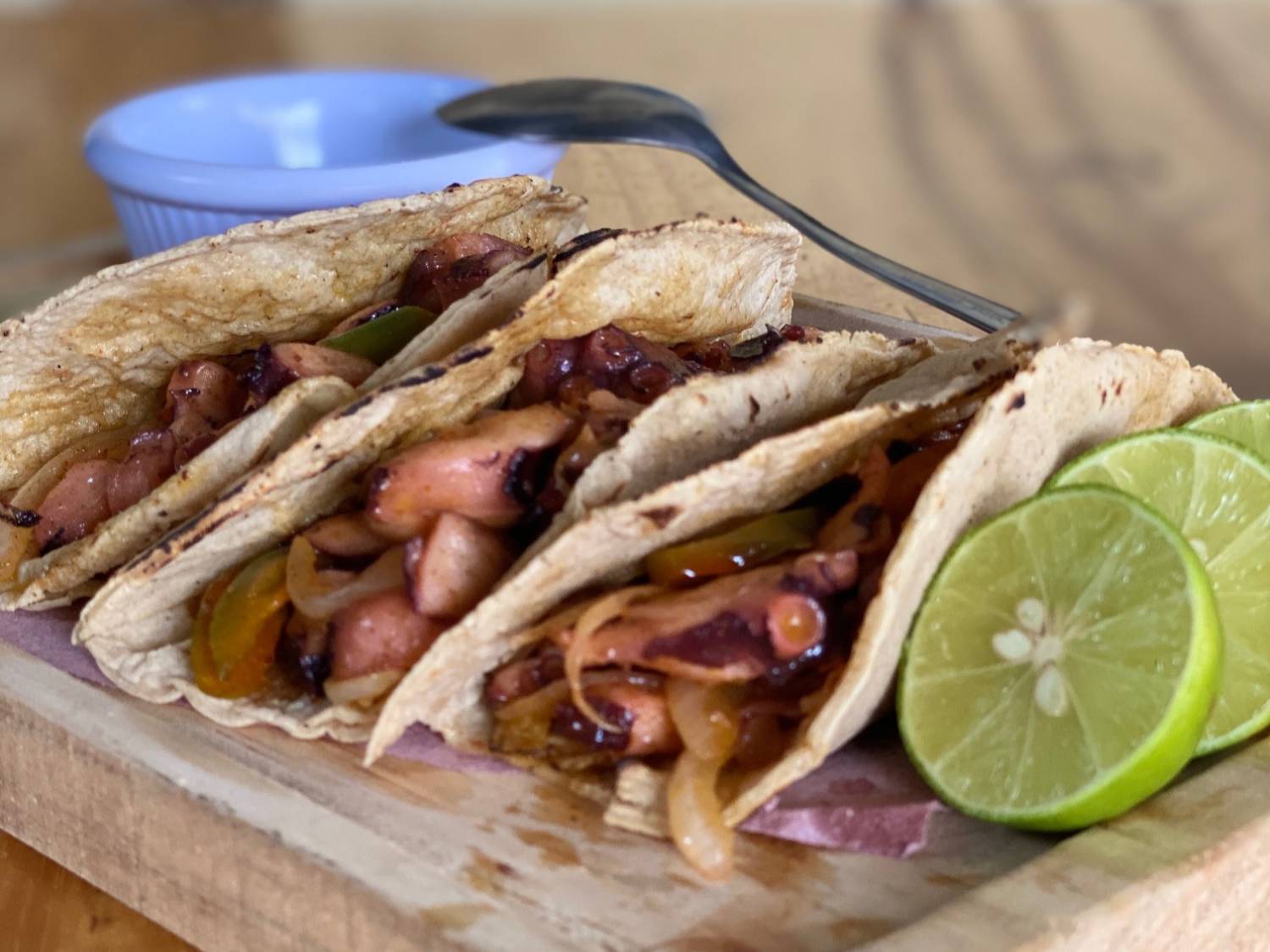 Tacos de Pulpo Encebollado
