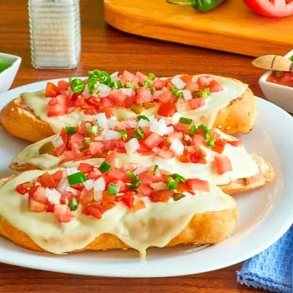 Molletes Con Chorizo o Jamón
