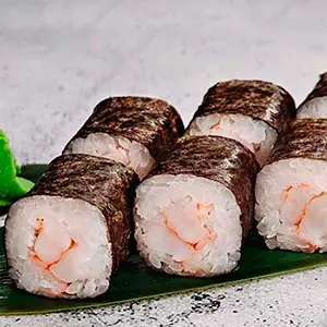 Alga, arroz e camarão.