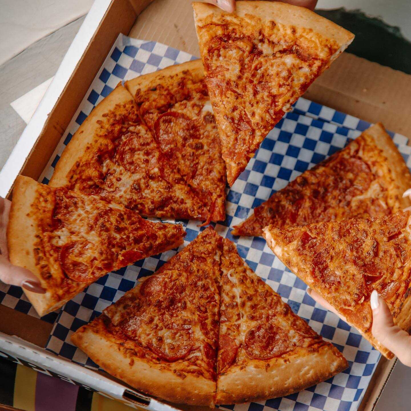 Pizza de Muchisimo Pepperoni!