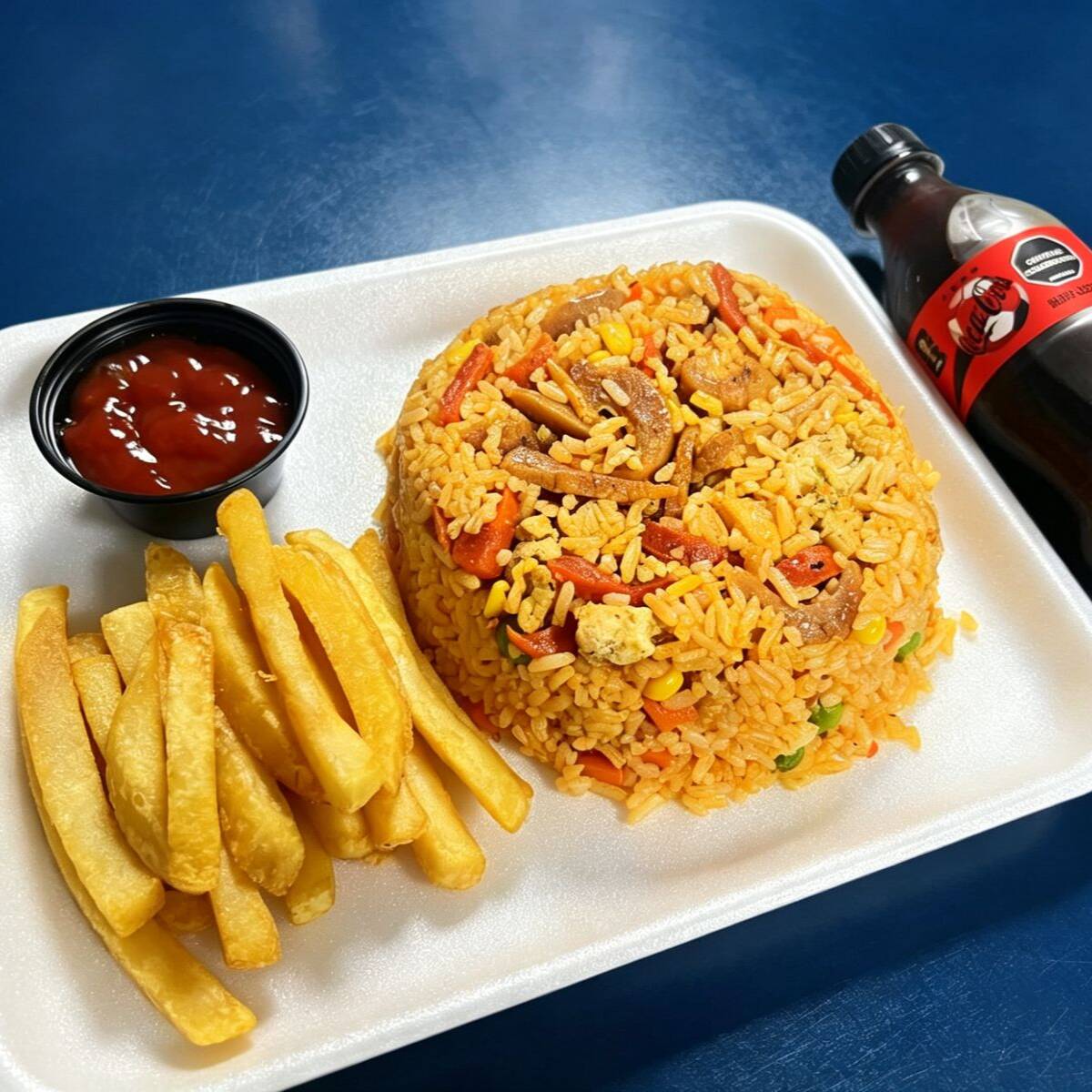 Combo: Arroz 3 Carnes + Papas Fritas + Gaseosa 250
