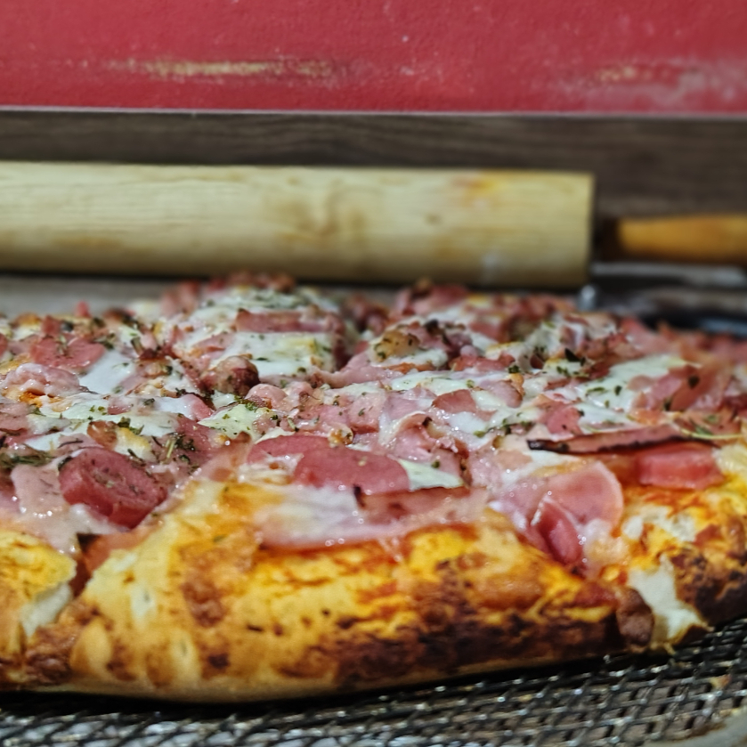 Pizza Grande Carnes Frias
