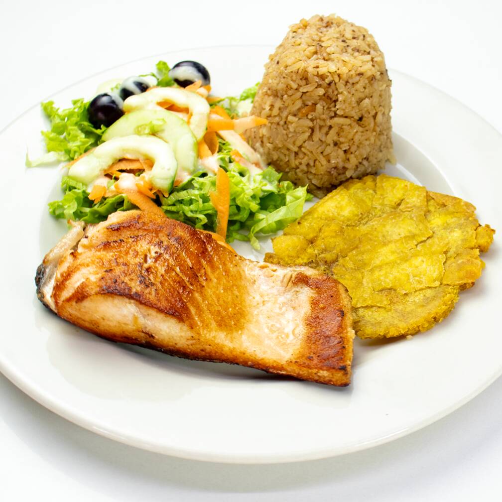 Menu del Dia con Salmon a la Plancha