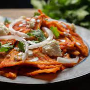 COMBO CHILAQUILES ROJOS CON ARRACHERA