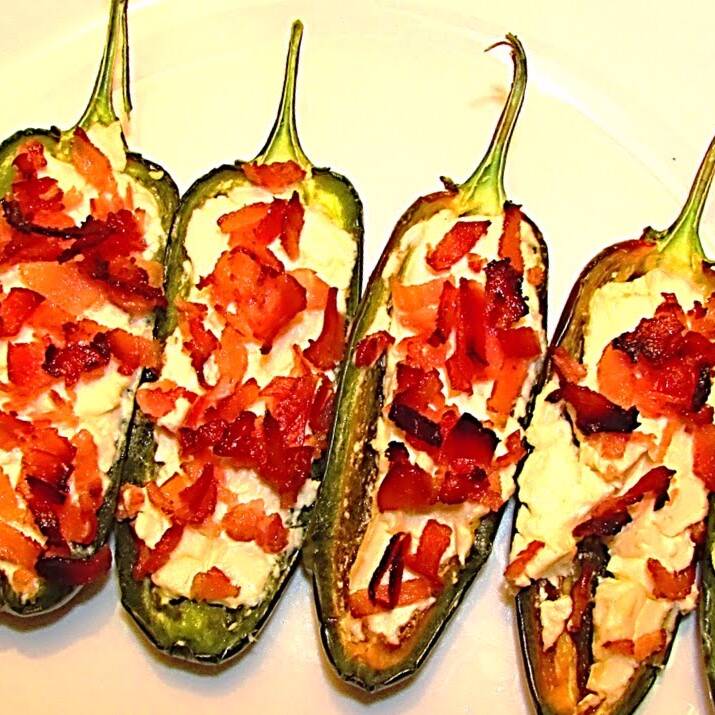 CHILE RELLENO CON QUESO Y TOCINO
