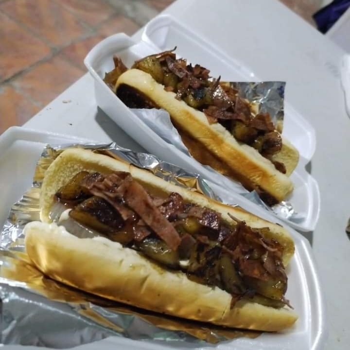 Hot dog hawaiano