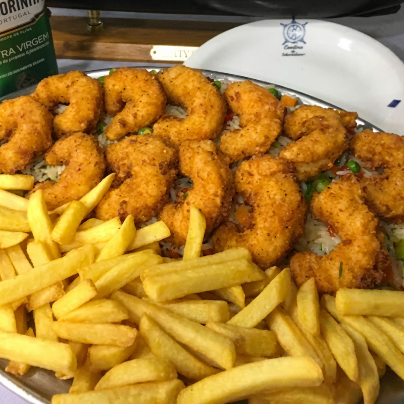 12 Bolinhos De Bacalhau + 6 Casquinhas De Siri + Paella Para 6 Pessoas. Combo Disponivel Mediante A Agendamento. Consulte Outras Possibilidades Para Mais Pessoas.