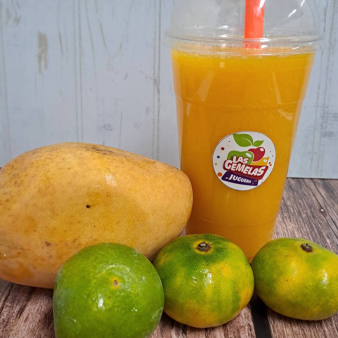 Jugo Mandarina con Mango