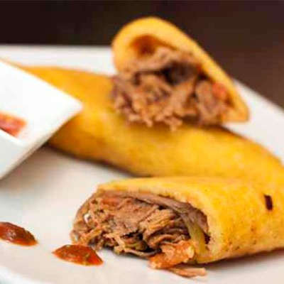 EMPANADA DE CARNE MECHADA