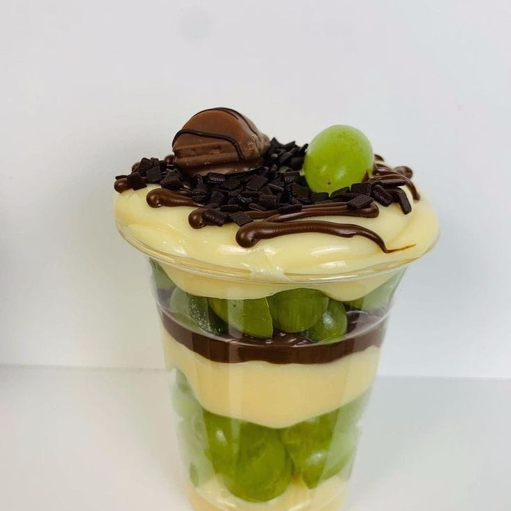 UVAS CON CREMA