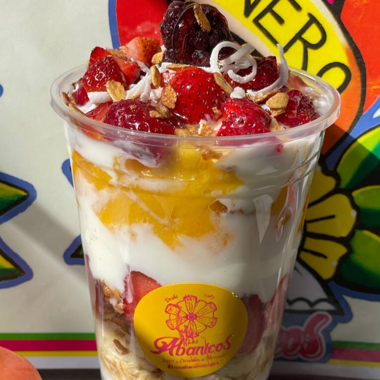 Yogurt con Fruta