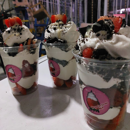 Combito Tres Fresas Con Crema Y OREO