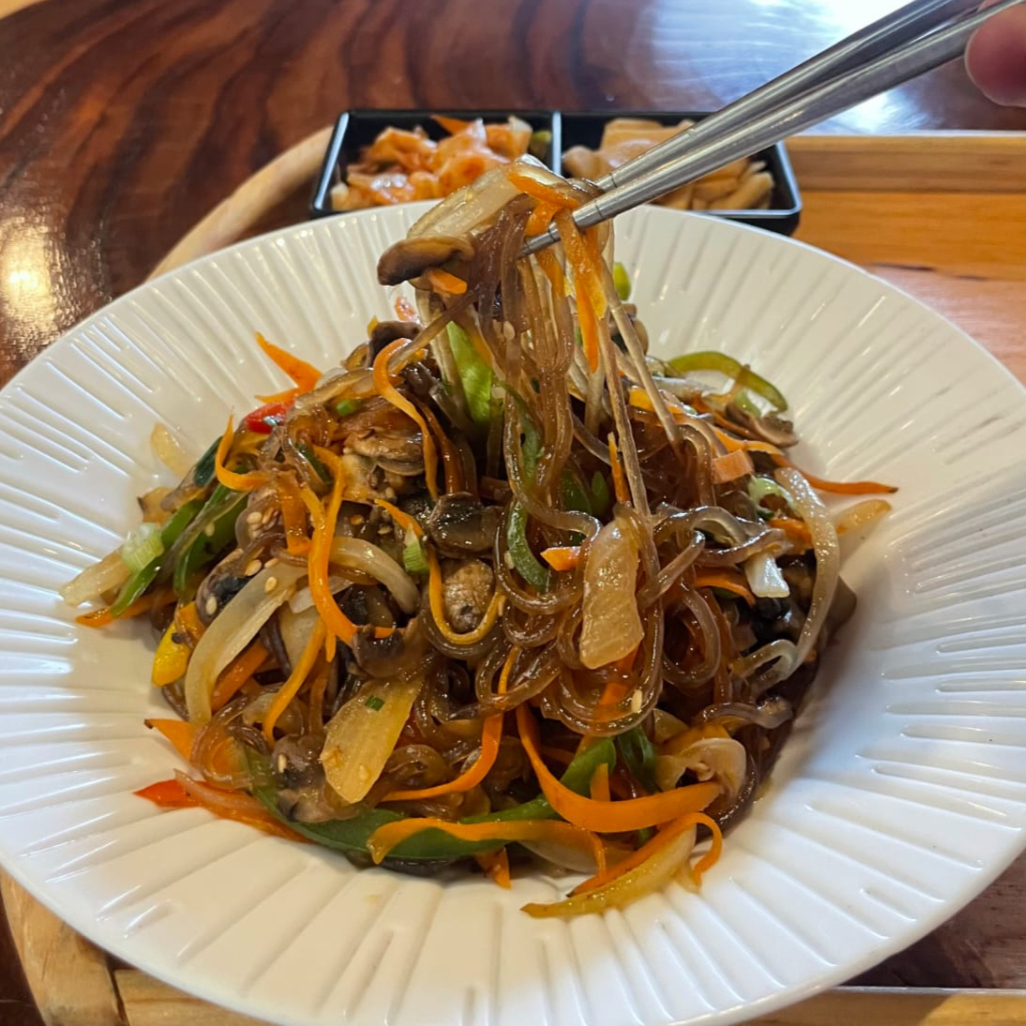 Japchae vegetariano