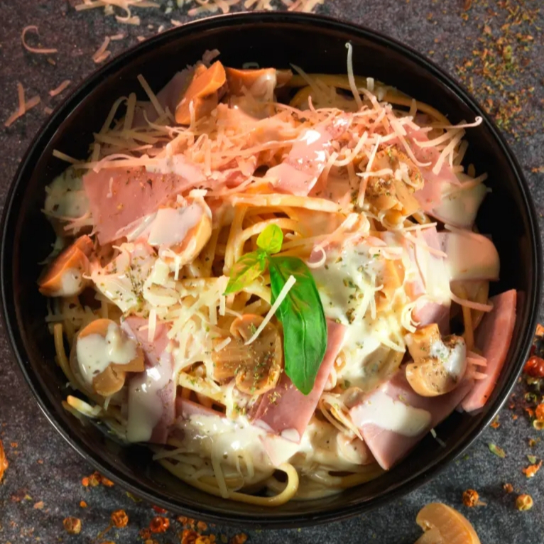 SPAGUETTI CON CHAMPIÑONES EN SALSA ALFREDO