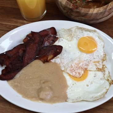 Huevos con Tocino