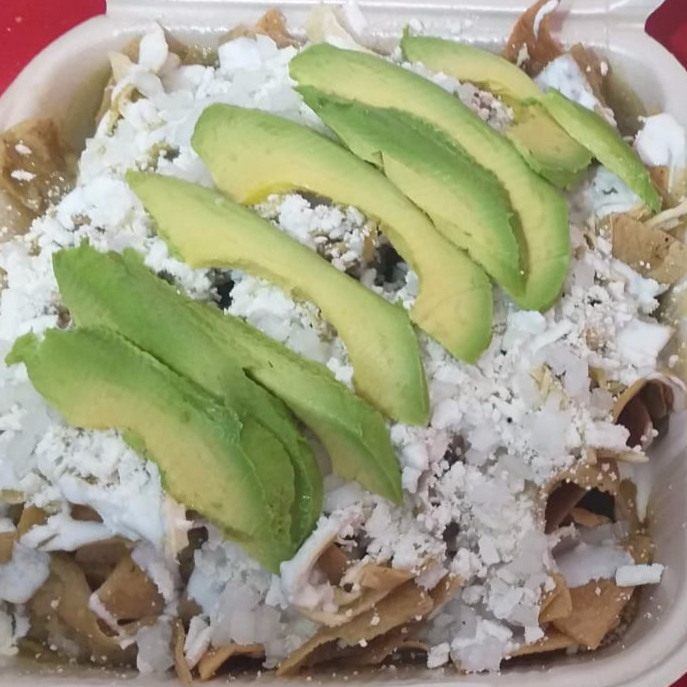 Chilaquiles con Pollo (rojos o Verdes)