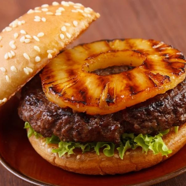 HAMBURGUESA HAWAIANA CON PAPAS NATURALES
