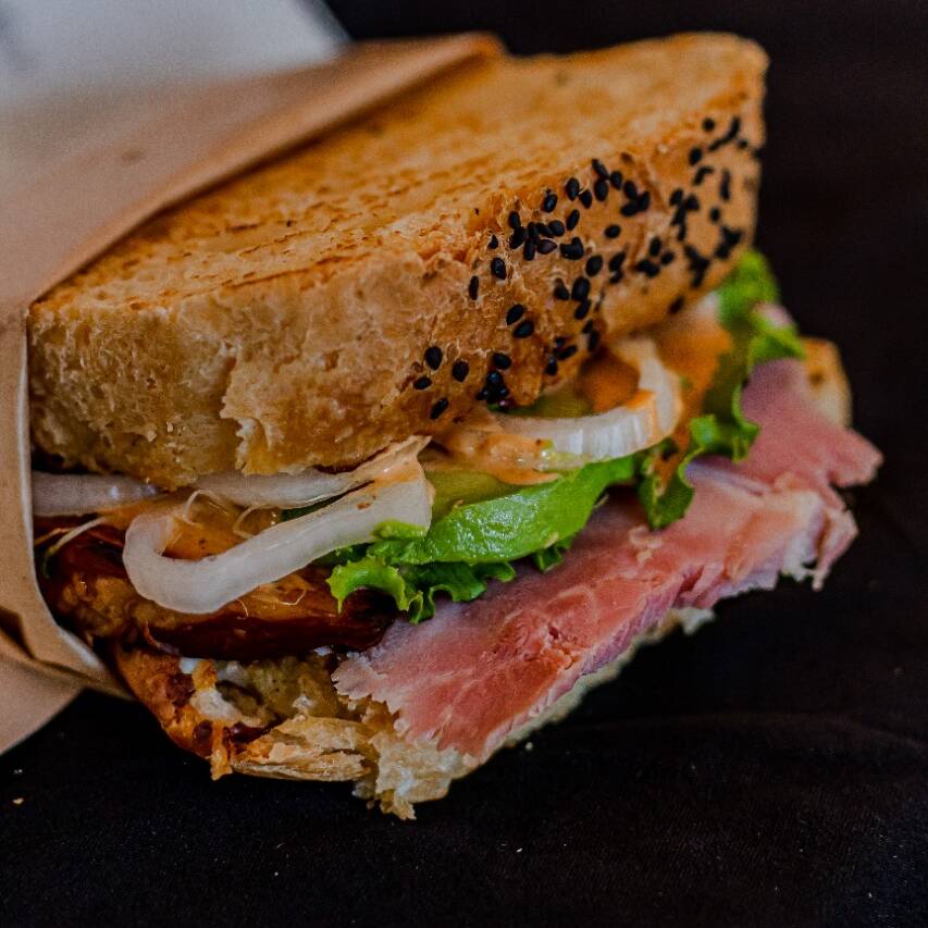 Deli Sándwich