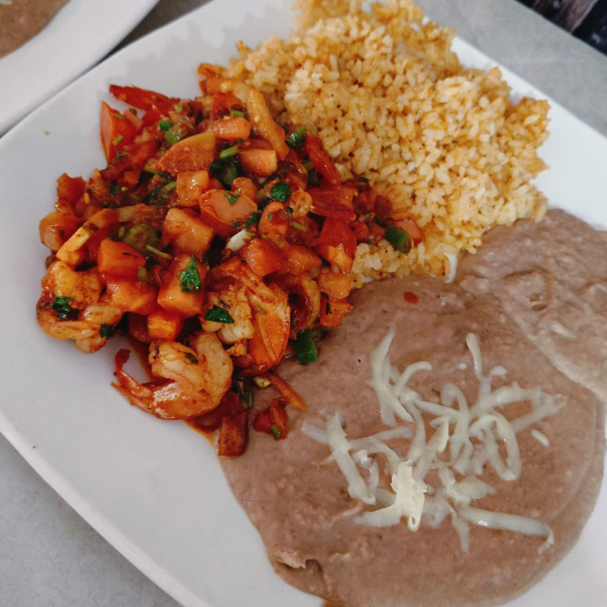 Camarones a la Diabla/ Agua del Dia