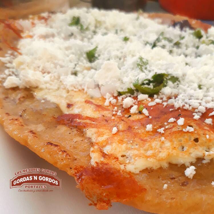 Huarache con Quesillo