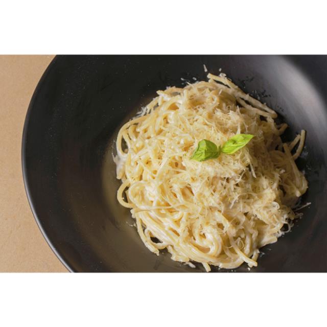 PASTA A LA MANTEQUILLA.